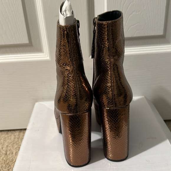 Topshop muted gold embossed snakeskin platform booties, Sz 35 - Picture 5 of 6